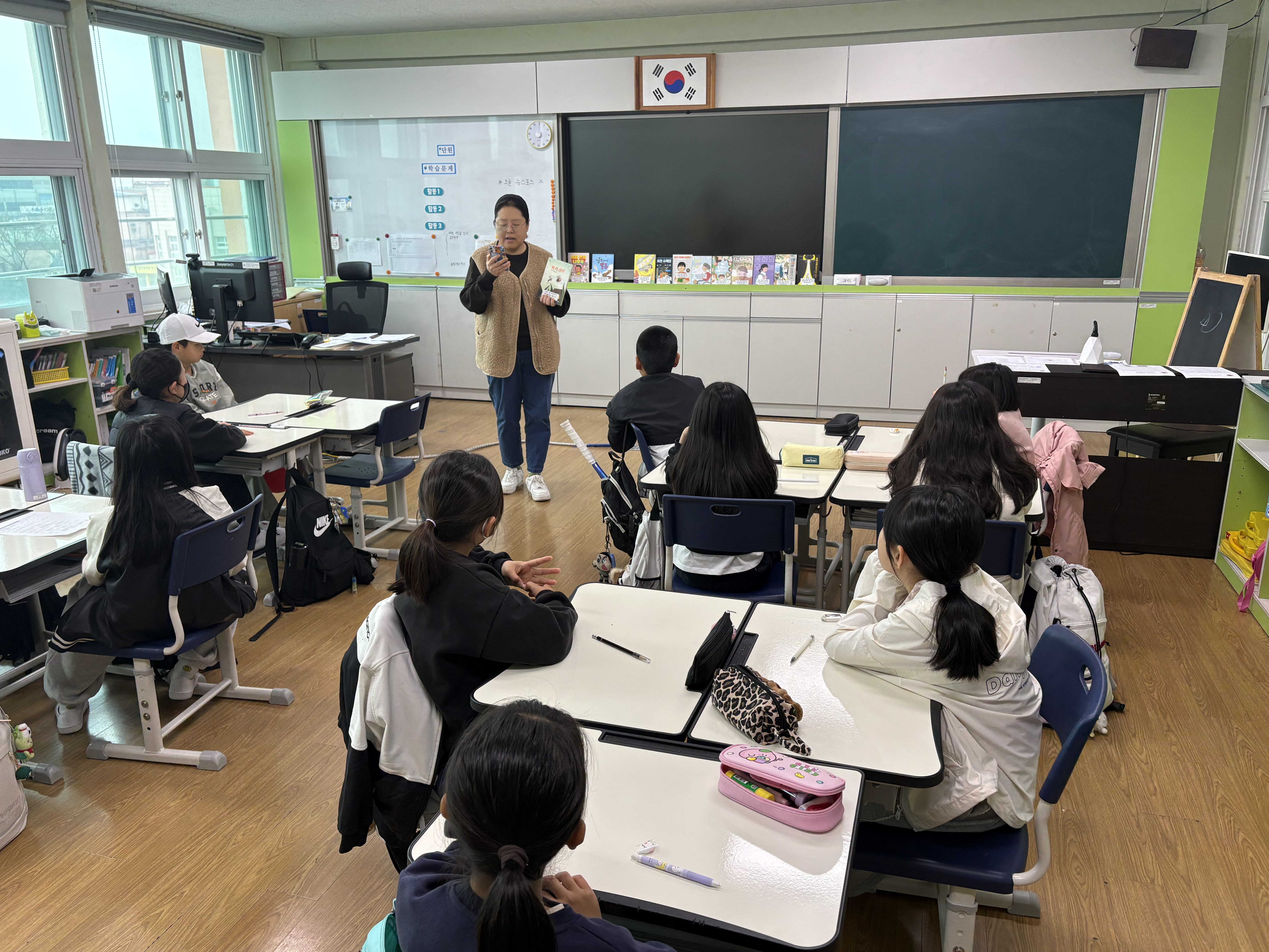 책과 함께하는 따뜻한 월요일, ‘동화동무씨동무’ 운영